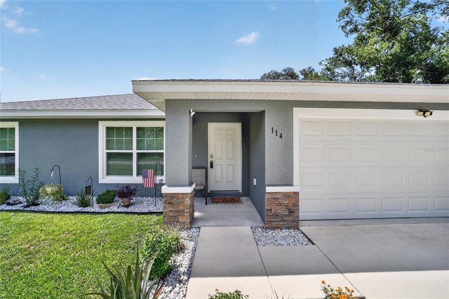 Exterior details and patio area of a home in , Ocala (Image 26). Exterior details and patio area of a home in , Ocala (Image 26).