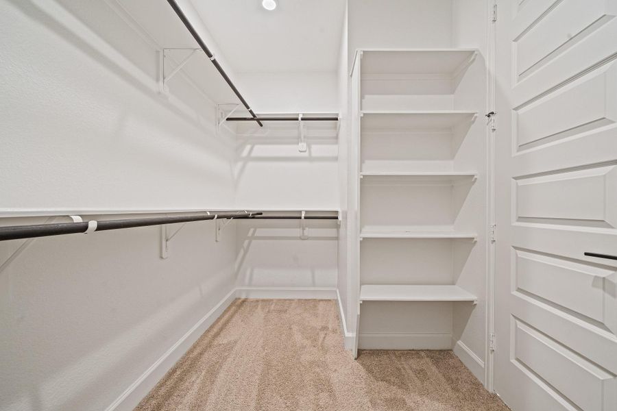 Spacious, unfurnished interior of a new home in , Brookshire (Image 31).