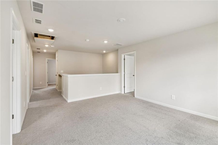 Spacious, unfurnished interior of a new home in Creekside at Oxford Park, Fairburn (Image 21). Spacious, unfurnished interior of a new home in Creekside at Oxford Park, Fairburn (Image 21).