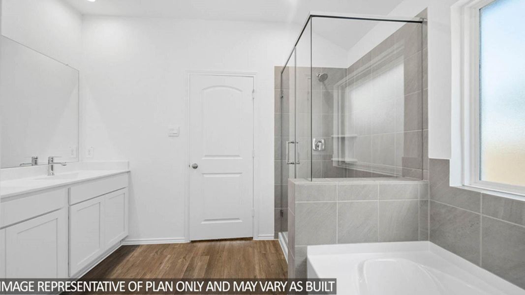 Furnished interior view inside a new home in Silverthorne, Conroe (Image 4).