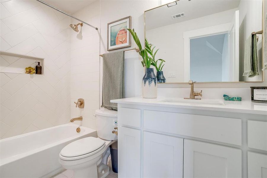 Full bath with bathtub / shower combination and vanity