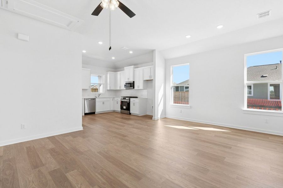 Spacious, unfurnished interior of a new home in Mayfair, New Braunfels (Image 20). Spacious, unfurnished interior of a new home in Mayfair, New Braunfels (Image 20).