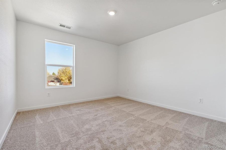 Spacious, unfurnished interior of a new home in Settlers Crossing, Commerce City (Image 13).