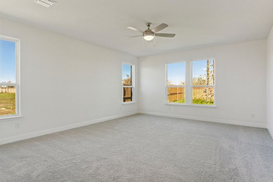 Spacious, unfurnished interior of a new home in The Preserve Estates, Justin (Image 21).