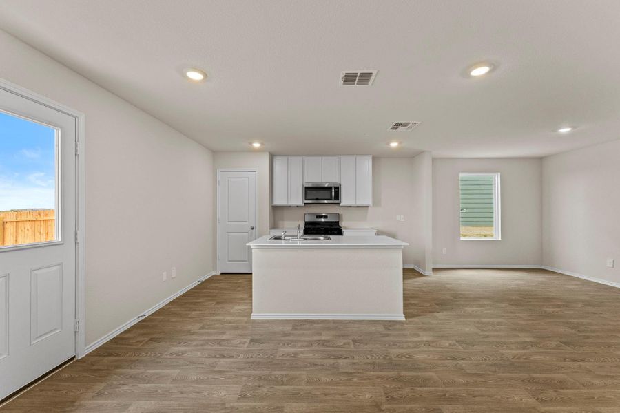 Image 34 of a home in Avenida.