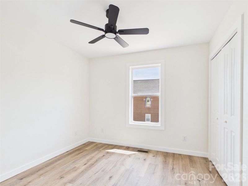 Spacious, unfurnished interior of a new home in , Granite Falls (Image 15).