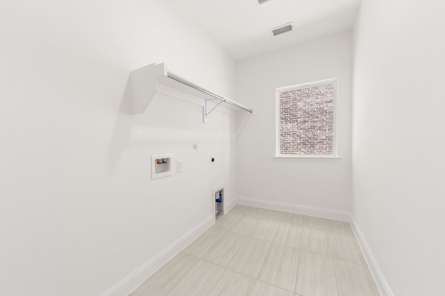 Spacious, unfurnished interior of a new home in Creekside, Royse City (Image 27). Spacious, unfurnished interior of a new home in Creekside, Royse City (Image 27).