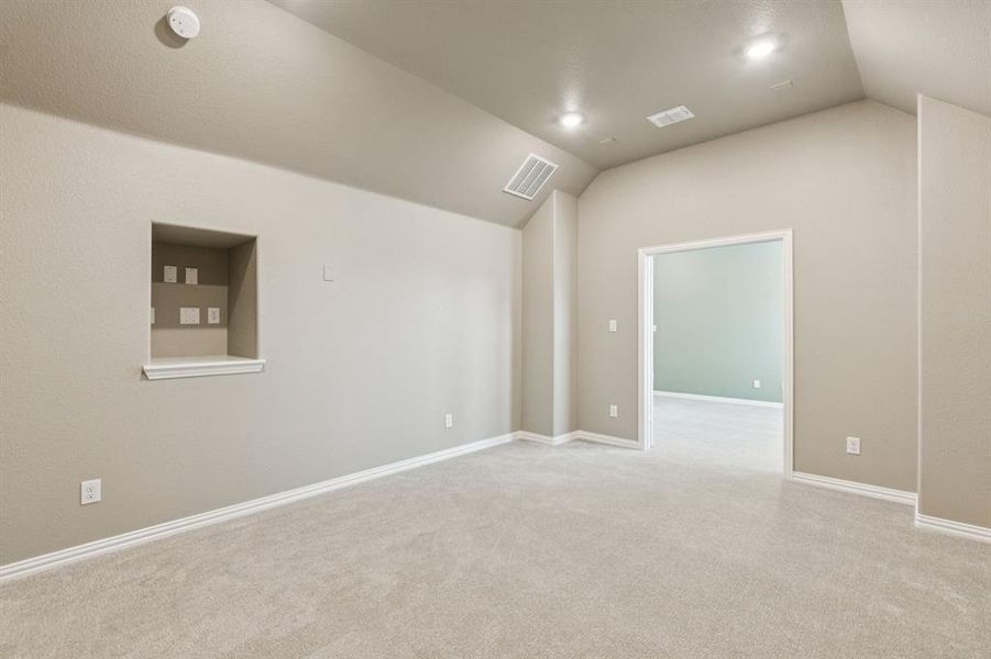 Spacious, unfurnished interior of a new home in , Argyle (Image 26).