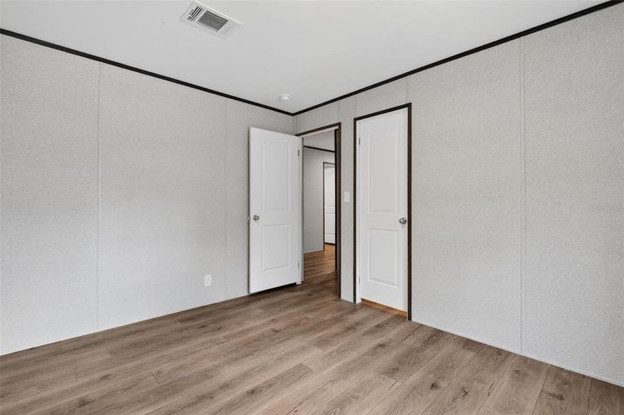 Spacious, unfurnished interior of a new home in , Interlachen (Image 12).