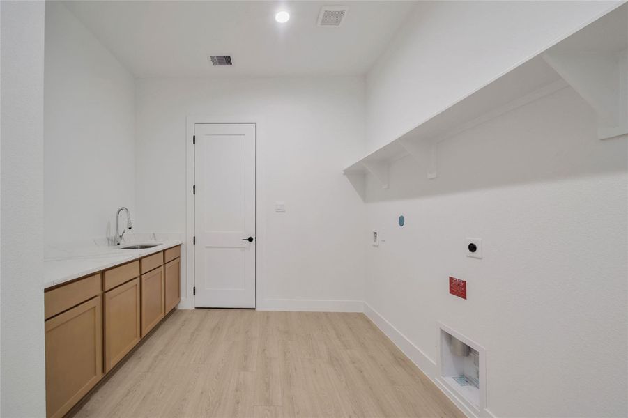 Spacious, unfurnished interior of a new home in , Pinehurst (Image 28). Spacious, unfurnished interior of a new home in , Pinehurst (Image 28).