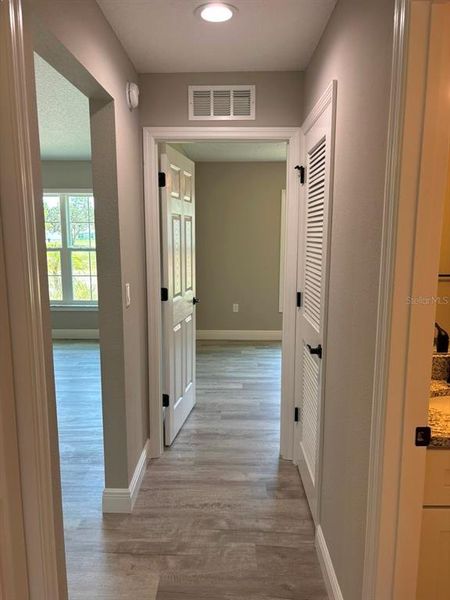 Spacious, unfurnished interior of a new home in , Dunnellon (Image 16).