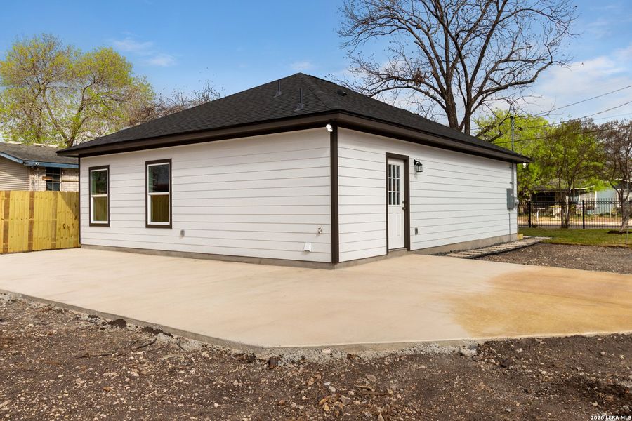 Exterior details and patio area of a home in , San Antonio (Image 16).