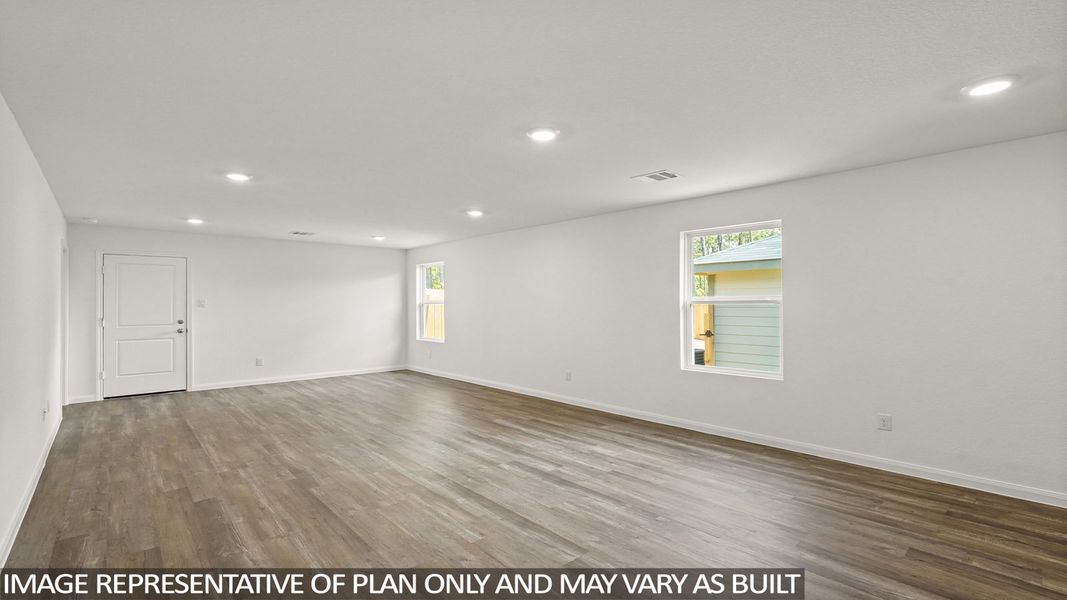 Spacious, unfurnished interior of a new home in McCrorey Trails, Conroe (Image 15).