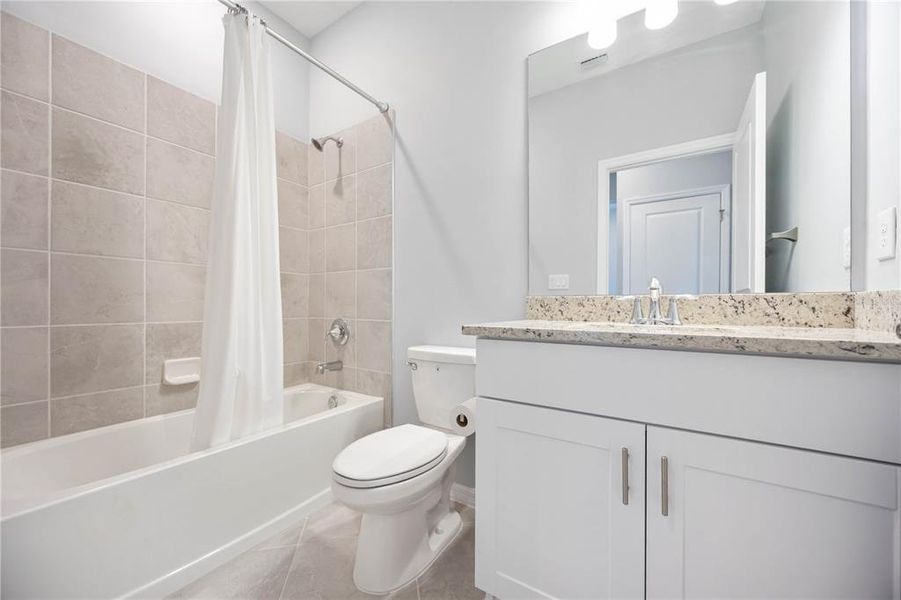 Furnished interior view inside a new home in , Port Charlotte (Image 16).