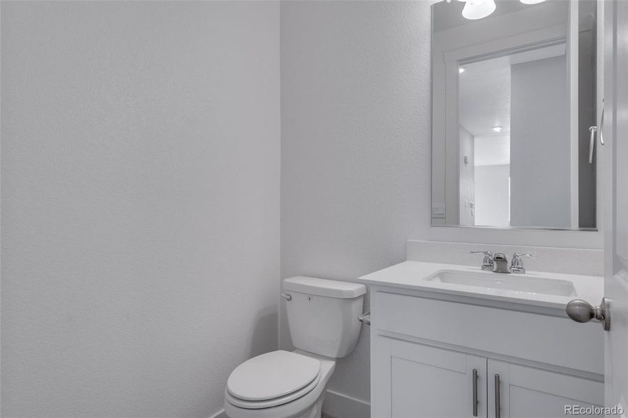 Furnished interior view inside a new home in Vantage, Berthoud (Image 17).
