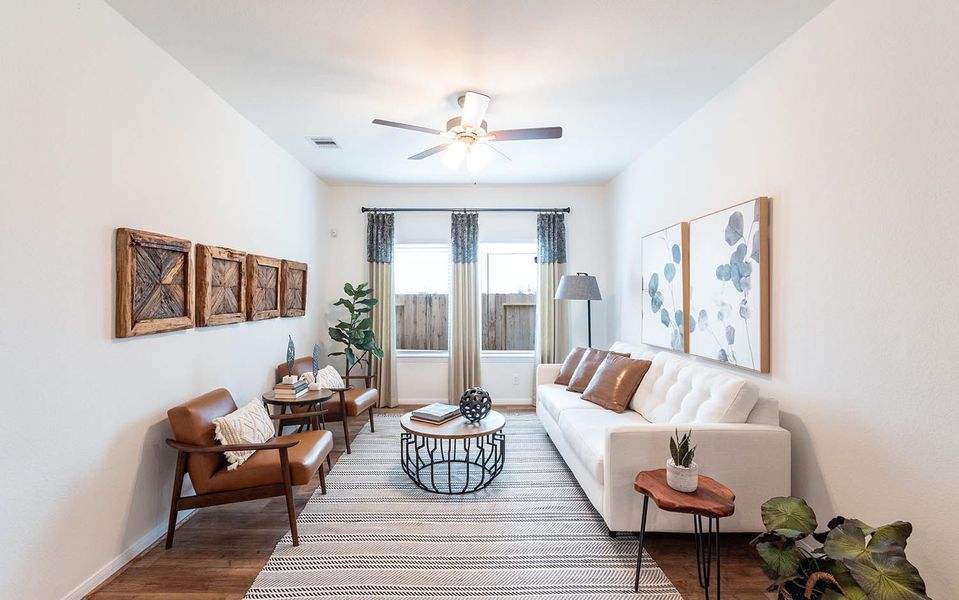 Furnished interior view inside a new home in Lago Mar, Texas City (Image 5).