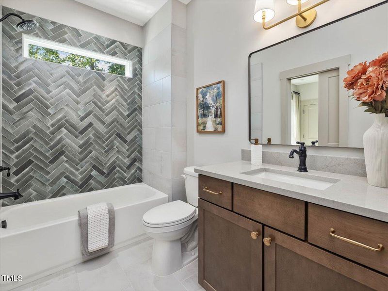 064-Bathroom 064-Bathroom