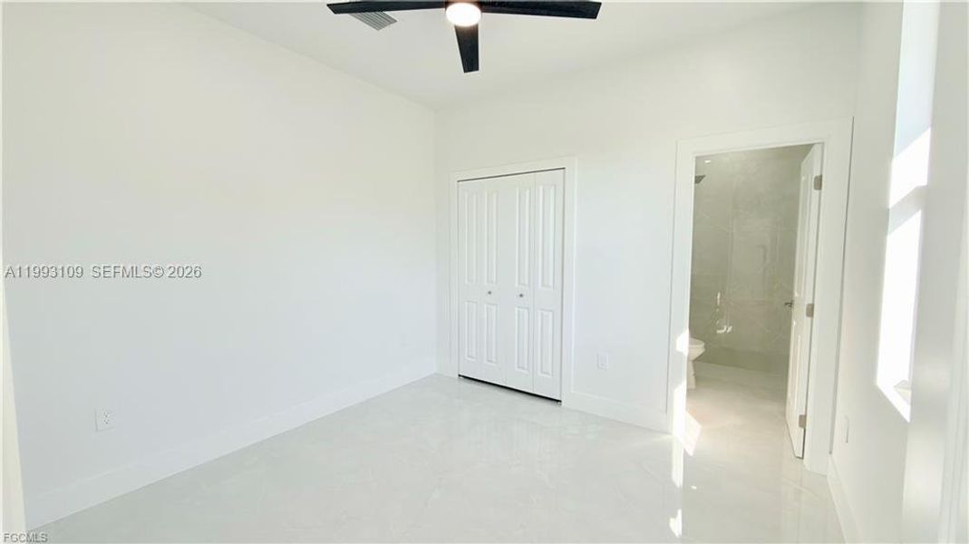 Spacious, unfurnished interior of a new home in , Fort Myers (Image 30).