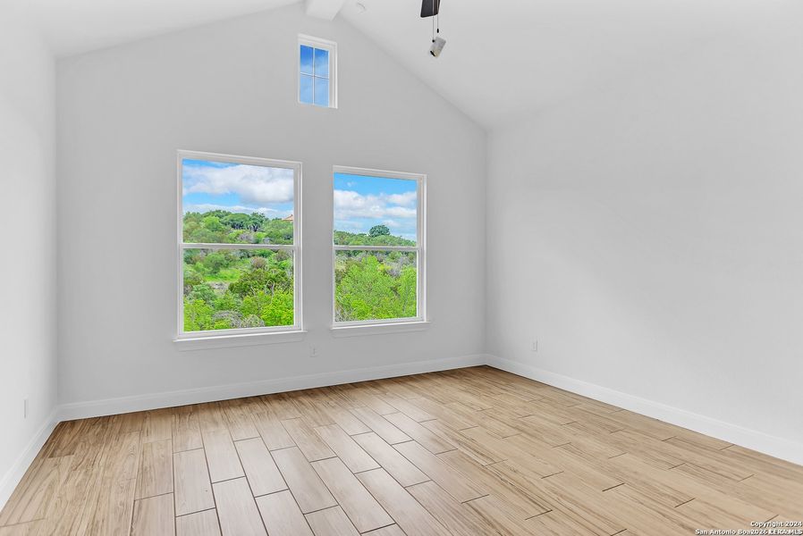 Spacious, unfurnished interior of a new home in , Blanco (Image 11).