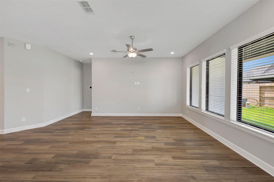 Spacious, unfurnished interior of a new home in Riceland - Enclave Collection, Mont Belvieu (Image 28). Spacious, unfurnished interior of a new home in Riceland - Enclave Collection, Mont Belvieu (Image 28).