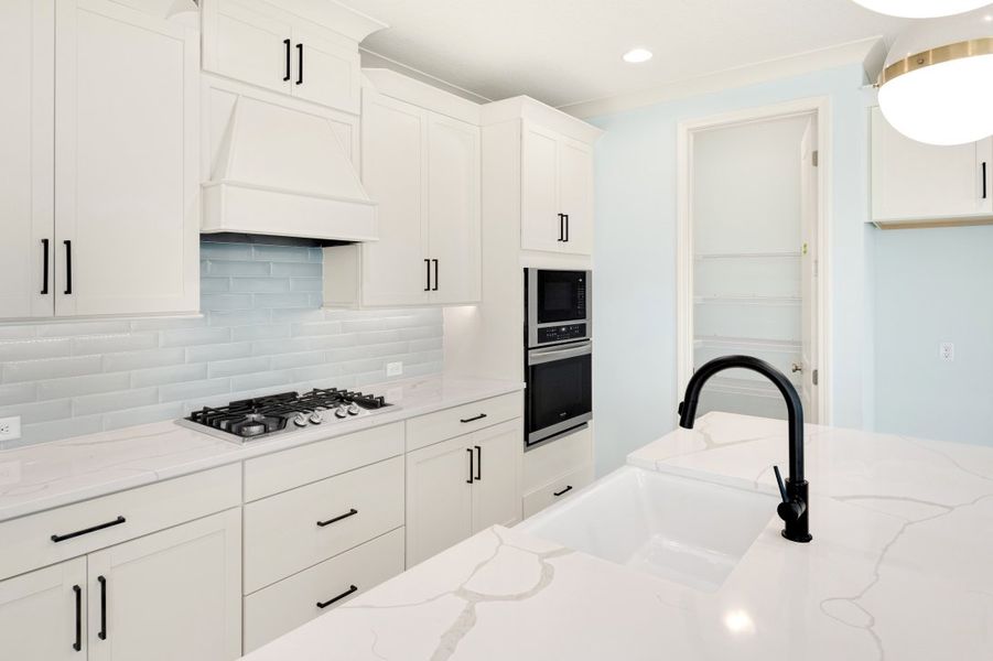 Representative interior finishes for a home built from the Sebring by Riverside Homes in Mariposa at EverRange, Jacksonville (Image 21).