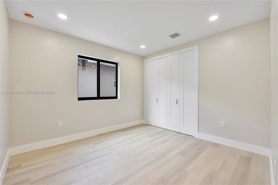 Spacious, unfurnished interior of a new home in , Fort Lauderdale (Image 45).