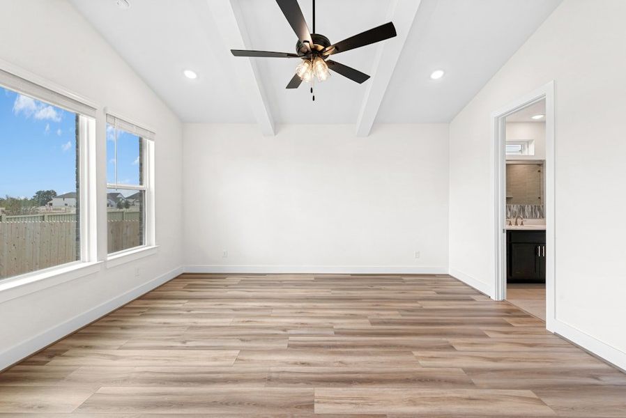 Spacious, unfurnished interior of a new home in Santa Rita Ranch, Liberty Hill (Image 33).