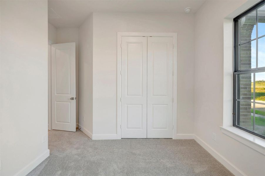 Spacious, unfurnished interior of a new home in Sienna - Landmark Row Collection, Missouri City (Image 25).