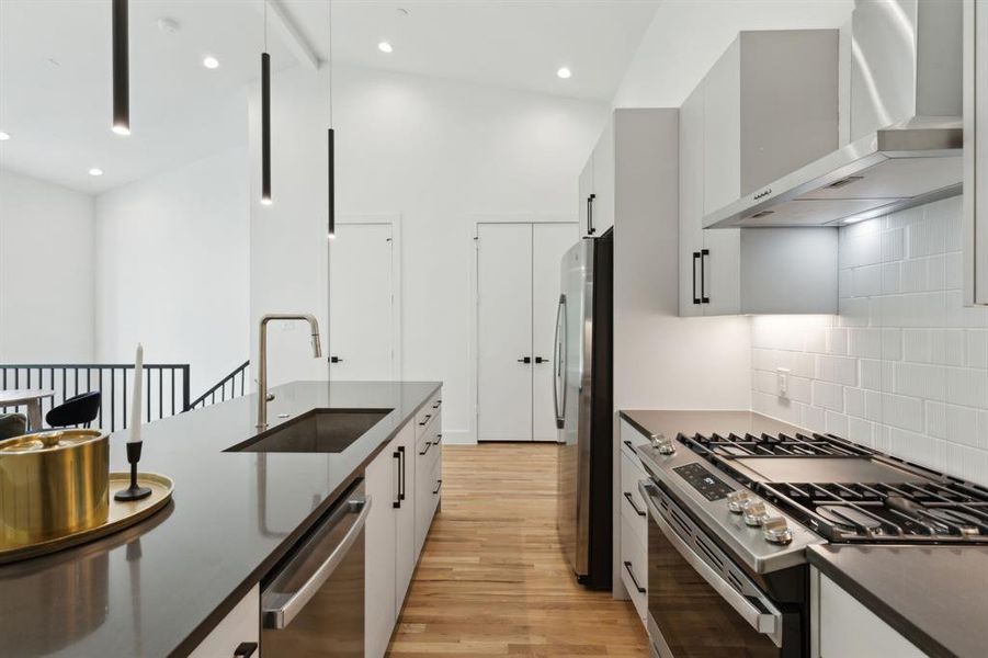 Furnished interior view inside a new home in , Dallas (Image 22).