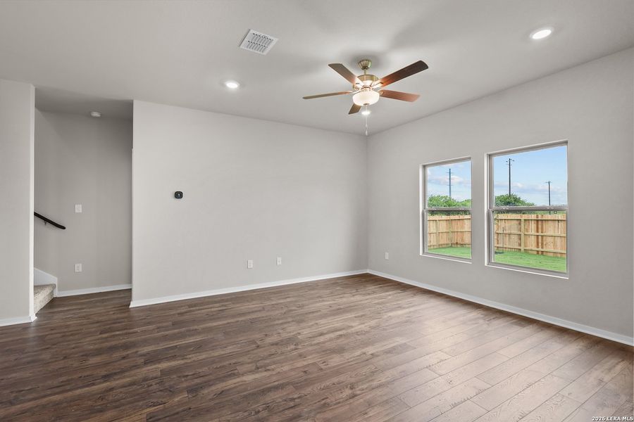 Spacious, unfurnished interior of a new home in Summerlin, San Antonio (Image 22).