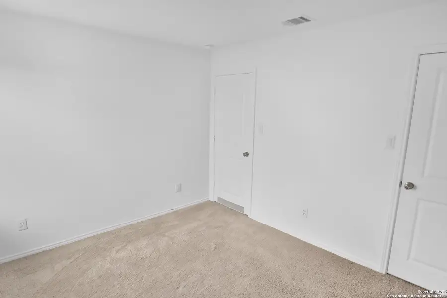 Spacious, unfurnished interior of a new home in Southton Meadows: Stonehill Collection, San Antonio (Image 10).