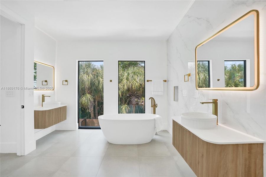 Furnished interior view inside a new home in , Fort Lauderdale (Image 57). Furnished interior view inside a new home in , Fort Lauderdale (Image 57).