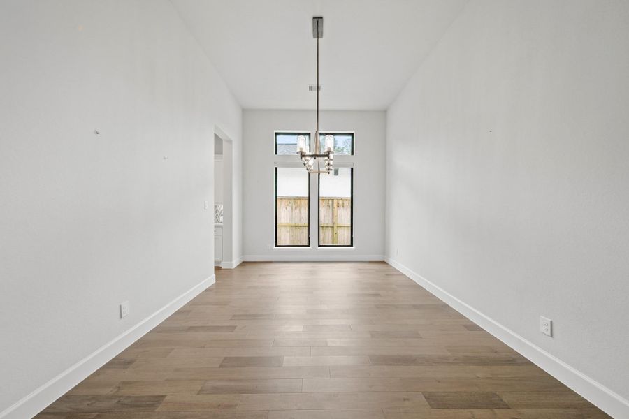 Dining room! Dining room!