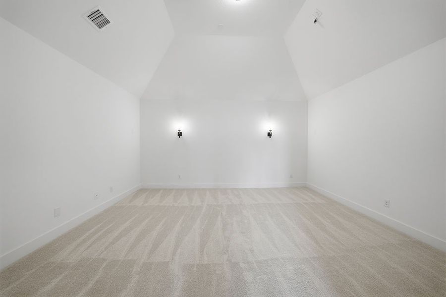 Spacious, unfurnished interior of a new home in Winding Creek, Rockwall (Image 41). Spacious, unfurnished interior of a new home in Winding Creek, Rockwall (Image 41).