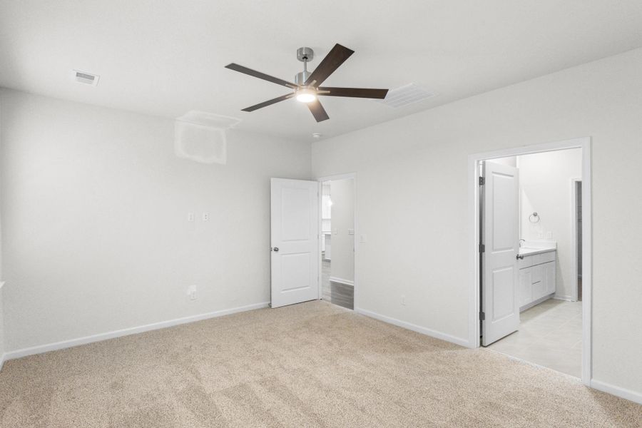 Spacious, unfurnished interior of a new home in Hitchcock Preserve, Aiken (Image 20).