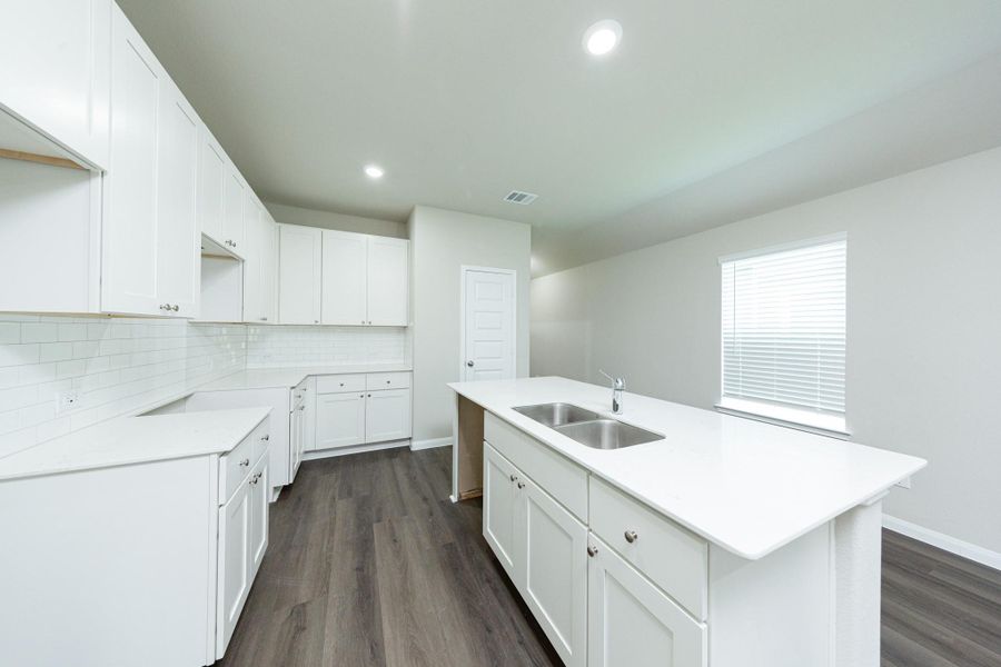 Furnished interior view inside a new home in Ridgeland Hills, Willis (Image 10).