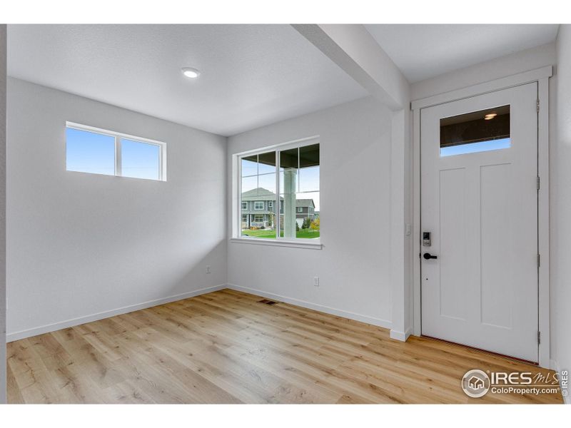 Spacious, unfurnished interior of a new home in Hansen Farm, Fort Collins (Image 28).