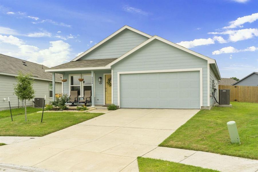 Move-In Ready With Appliances, Blinds & More