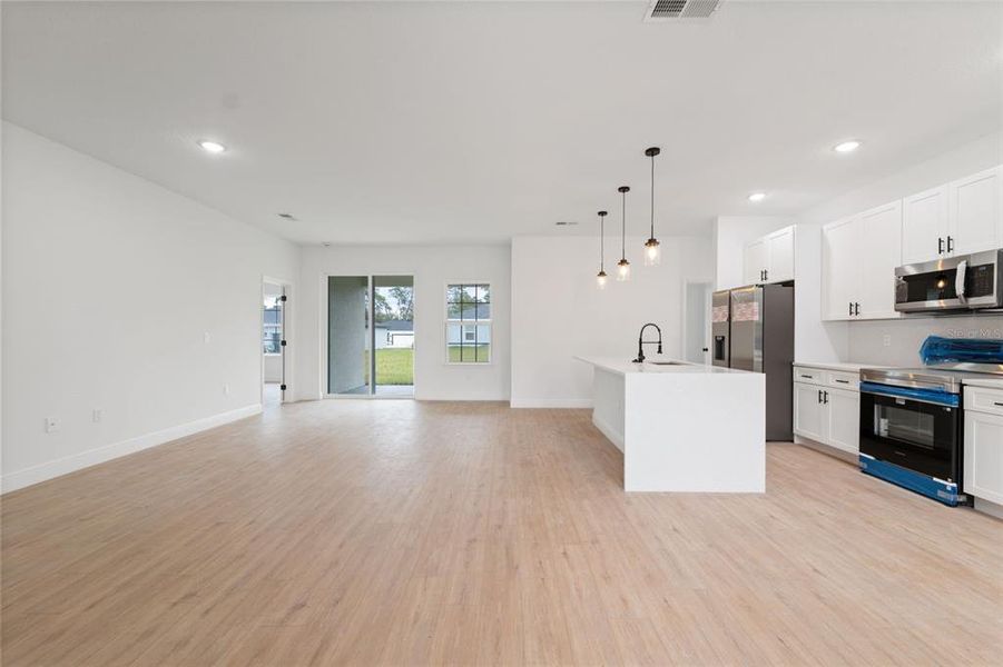 Spacious, unfurnished interior of a new home in , Ocala (Image 16).