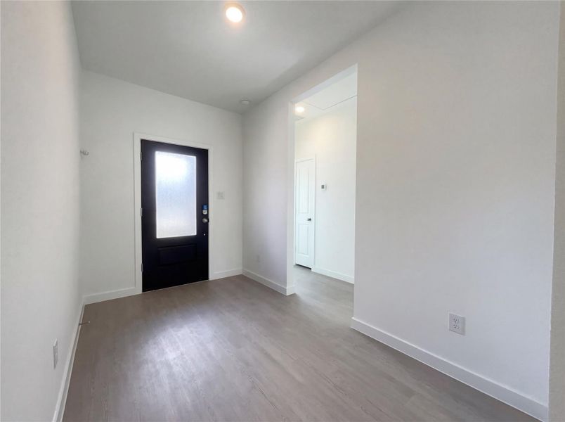 Spacious, unfurnished interior of a new home in Sunterra, Katy (Image 9). Spacious, unfurnished interior of a new home in Sunterra, Katy (Image 9).