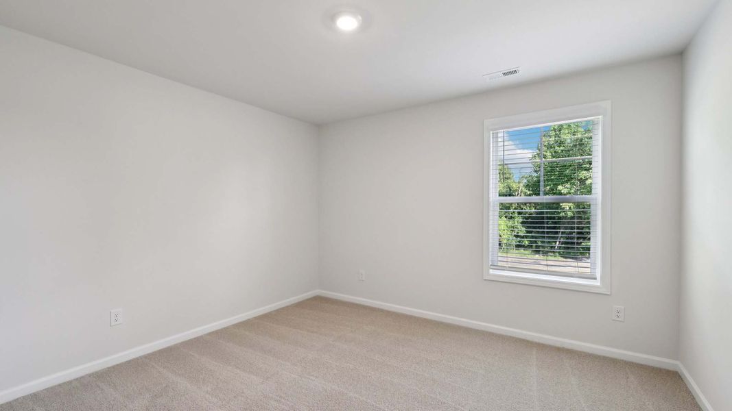Spacious, unfurnished interior of a new home in Blackstone Bay Townhomes, Sherrills Ford (Image 20).