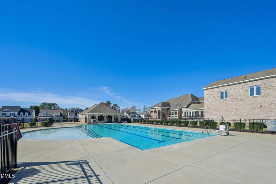 52-web-or-mls-Commons Cir-2511-902