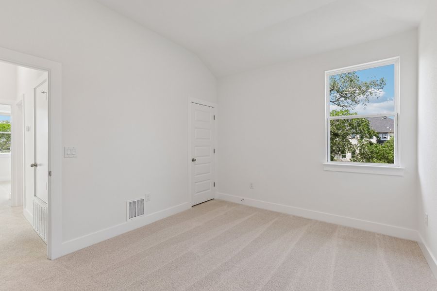 Spacious, unfurnished interior of a new home in Persimmon, Buda (Image 31). Spacious, unfurnished interior of a new home in Persimmon, Buda (Image 31).