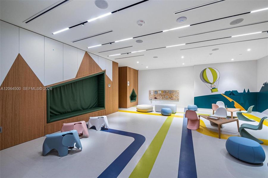 Floor 52-Kids Room. Floor 52-Kids Room.