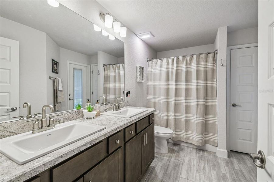 Furnished interior view inside a new home in Sugarmill Woods, Homosassa (Image 10).