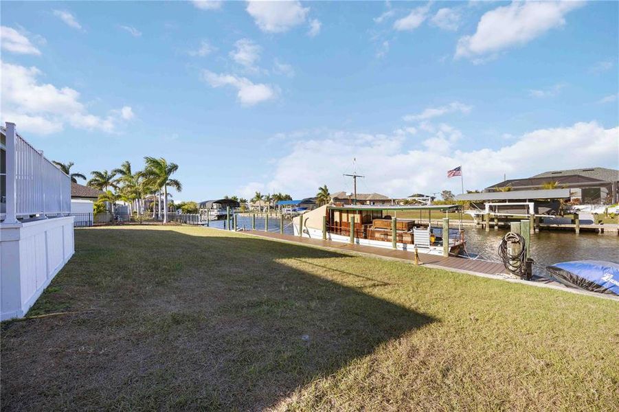Exterior details and patio area of a home in , Port Charlotte (Image 25).
