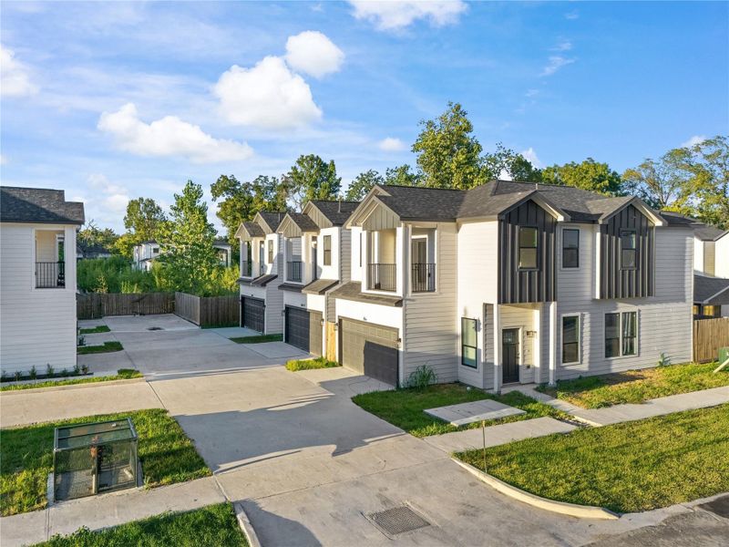 Street view shows a modern community with everyday curb appeal. Street view shows a modern community with everyday curb appeal.