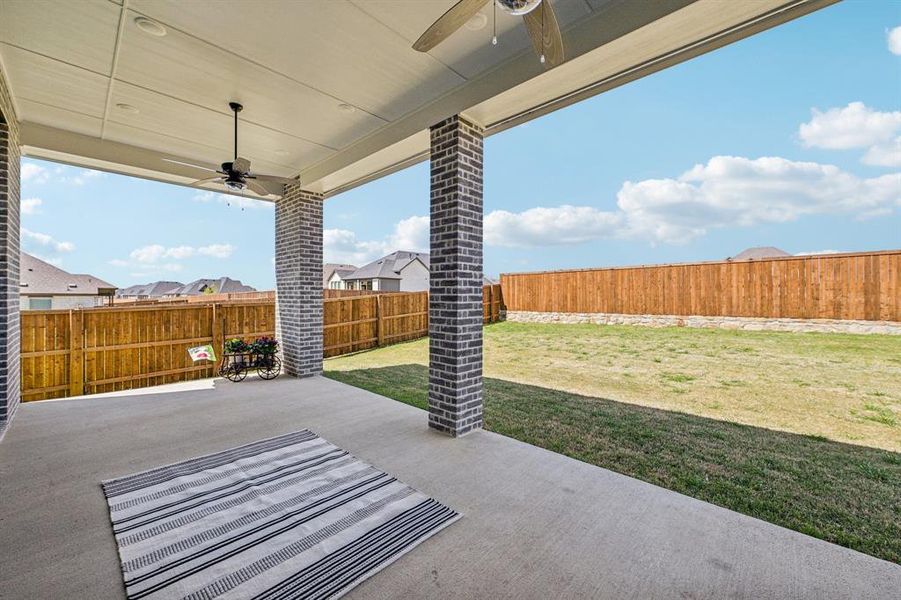 Exterior details and patio area of a home in Ridge Crossing, Waxahachie (Image 21).