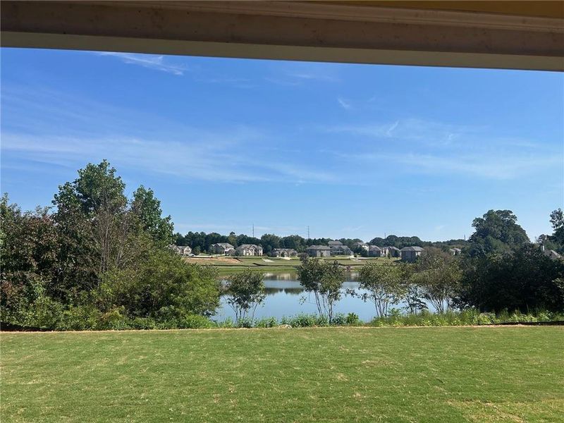 Image 26 of a home in Sierra Lake.