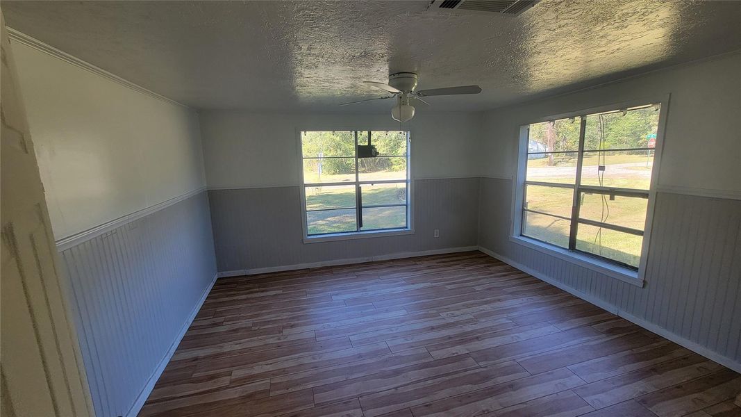 Spacious, unfurnished interior of a new home in , Vidor (Image 25).